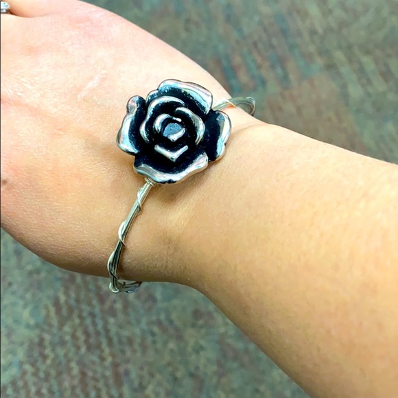 Jewelry - Silver Wire Rose Bangle Bracelet w/ Silver Beads